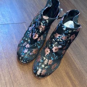 Torrid Chunky Heel Floral Fabric Brocade Embroider